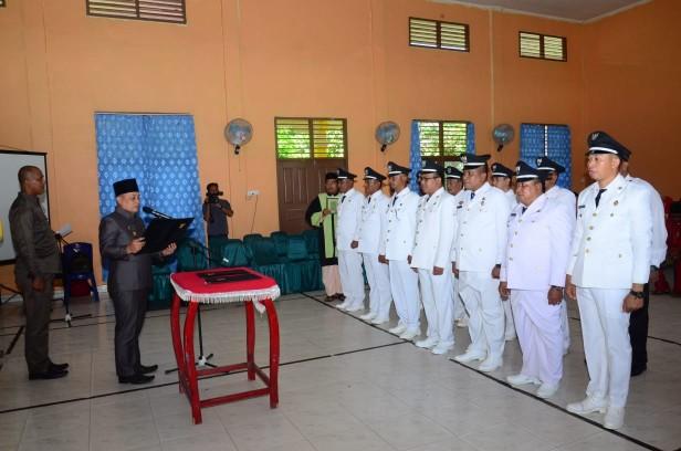Lantik 13 Pjs Kades di Lingga, Nizar: Jangan Lakukan Hal Berisiko