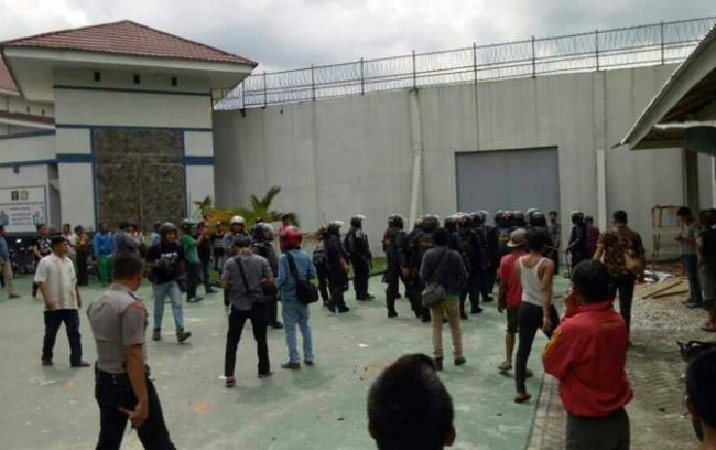 Video: Seorang Wanita Ungkap Pemerasan di Rutan Sialang Bungkuk