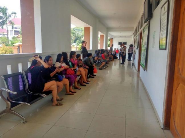 Puluhan Pekerja Kafe di Jodoh Diseret ke Persidangan