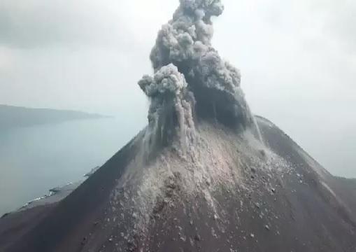 Gunung Anak Krakatau Berstatus Waspada Level II