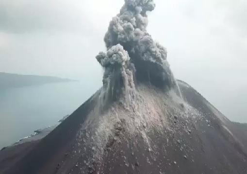Gunung Anak Krakatau Berstatus Waspada Level II