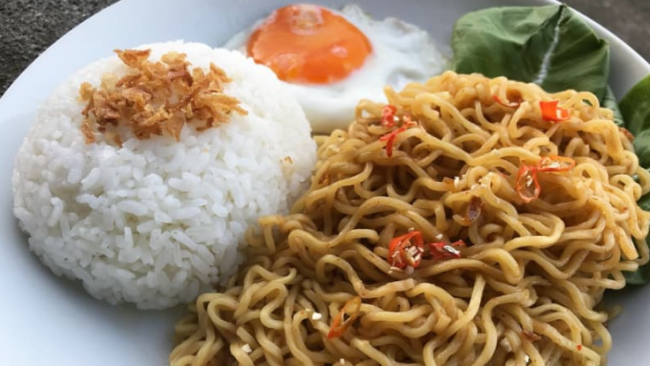 Ini 5 Kebiasaan Makan yang Indonesia Banget