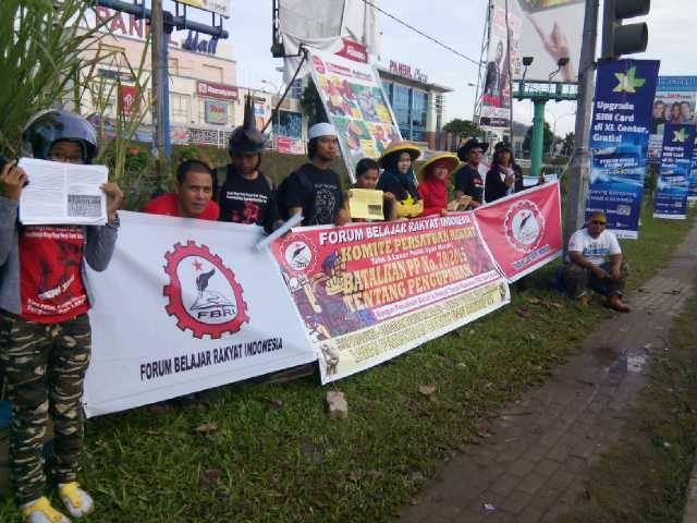 Buruh Batam Demo di Simpang Panbil, Ini Reaksi Polisi