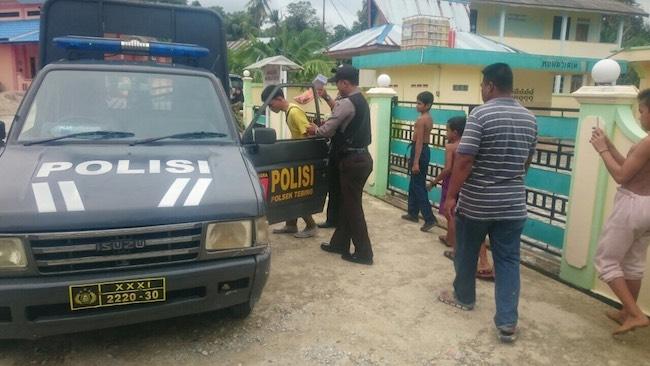 Seorang Penjual Kacamata Tertangkap Curi Celana Dalam Ibu-ibu Dalam Rendaman