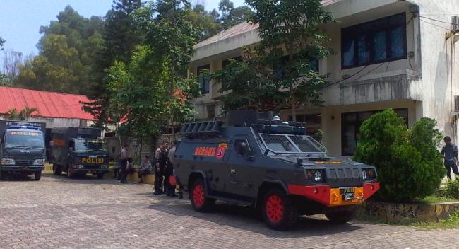 Suasana di Kantor KPU Batam Mulai Mencekam