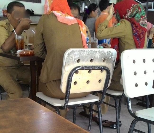 Pemkab Lingga Minta PNS Nongkrong Jam Kerja Difoto