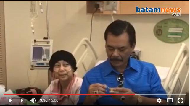 [VIDEO] Detik-detik Prosesi Pemakaman Hj Rekaveny Soerya