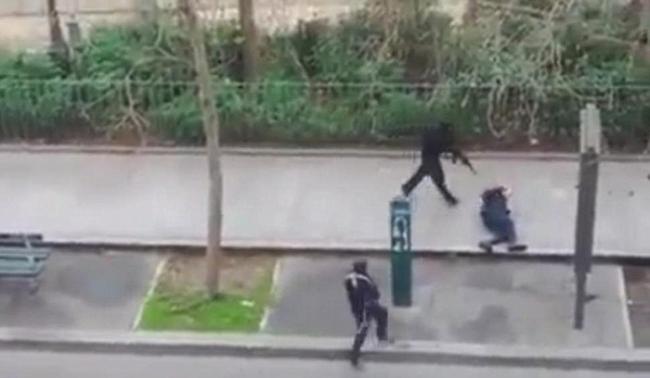  Ini Aksi Penyerang saat Eksekusi Polisi di Kantor Majalah Charlie Hebdo
