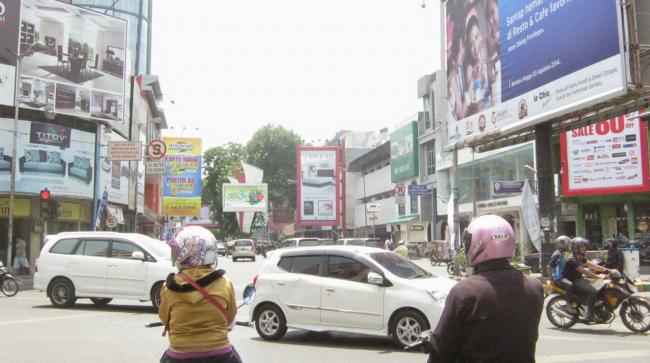 Medan Lautan Reklame Tapi Retribusi Nihil, Kemana Duitnya?