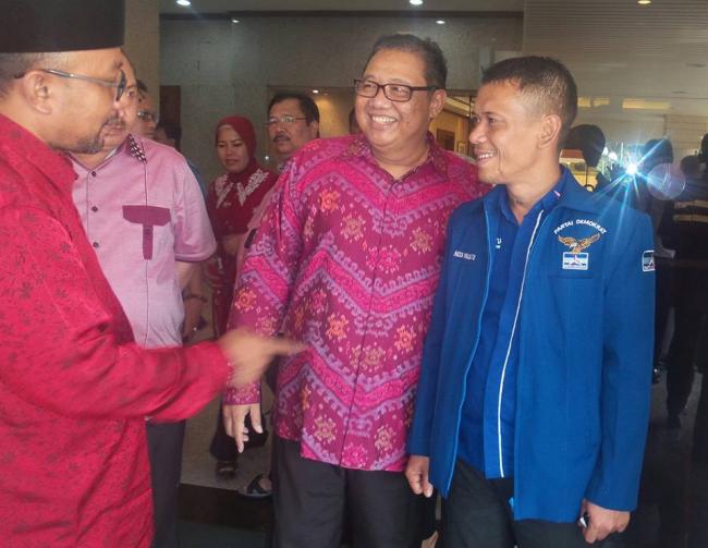 Aksa Tak Menyangka Sexy Bike Wash Berpakaian Vulgar