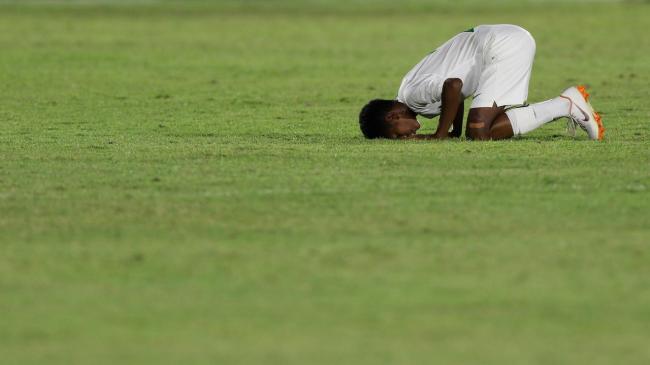 Bek Timnas Indonesia U-16 Alfin Lestaluhu Dikebumikan di Tulehu