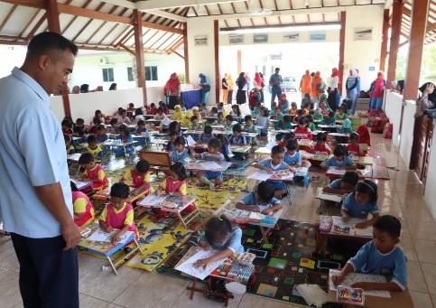 Lomba Mewarnai Semarakkan HUT TNI AL di Lanal Dabo