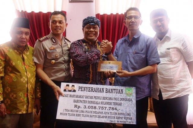 Pemko Batam Serahkan Rp 3,058 Miliar untuk Korban Gempa Donggala