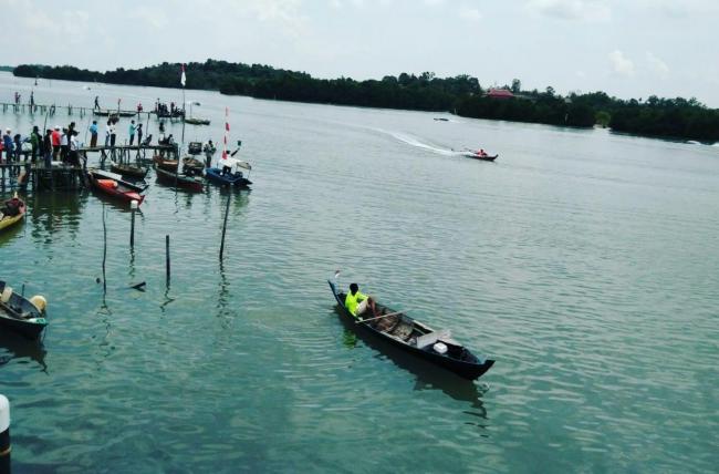 Pacu Sampan Ketinting, Cara Warga Patam Lestari Rayakan Sumpah Pemuda  