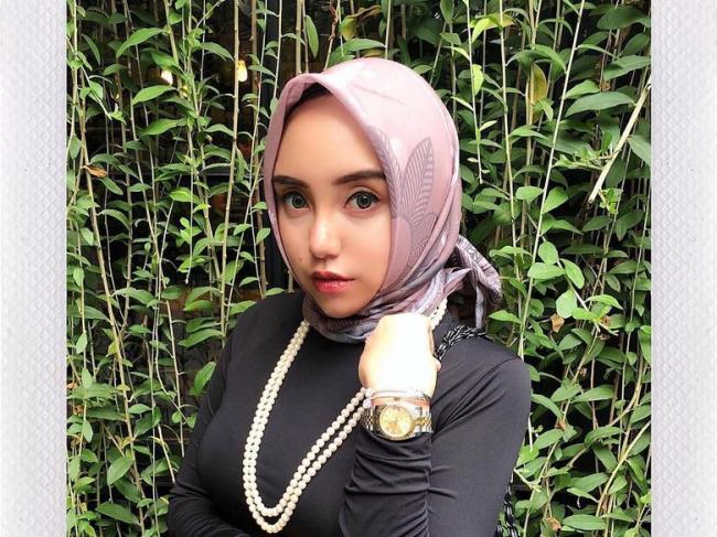 Salma Panen Tausiah Netizen Gegara Ngaku Tak Nyaman dengan Islam