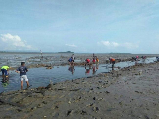 Permudah Nelayan Melintas, IMPAS Perluas Muara Sungai Senempek di Lingga