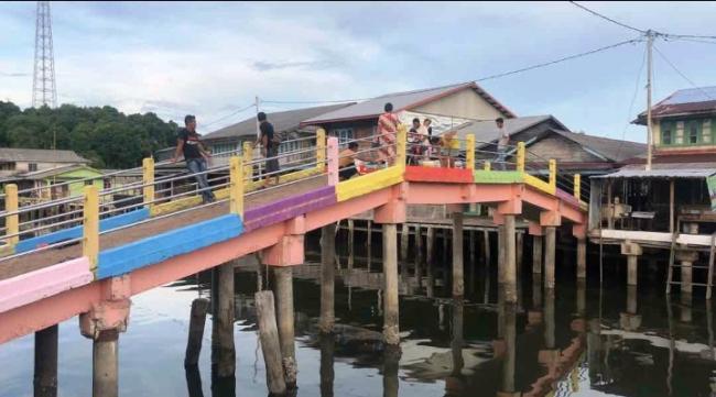Pertokoan Pancur Disulap Jadi Kawasan Wisata Warna-warni