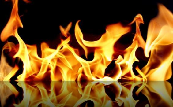 KM Hendrison Terbakar di Batuampar Sedang Perbaikan untuk Dijual