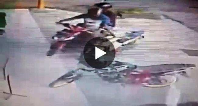 VIDEO: Maling Laptop Terekam CCTV, Netizen Justru Geram ke Korban