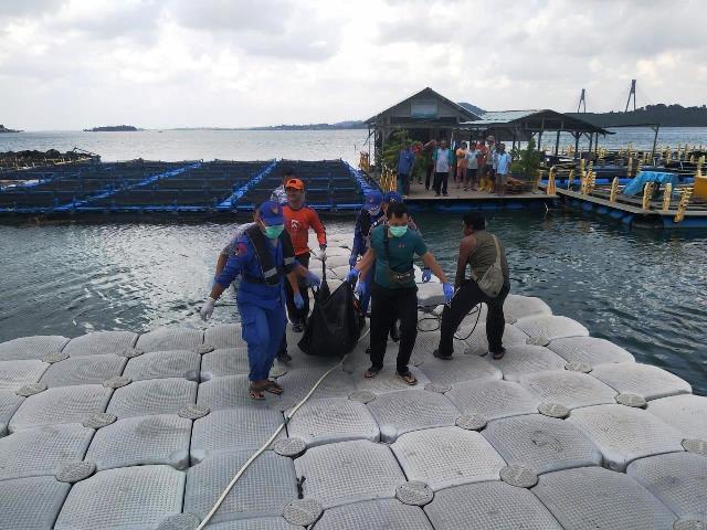 Terbawa Arus, Warga Ikat Jasad Doyok di Keramba Apung
