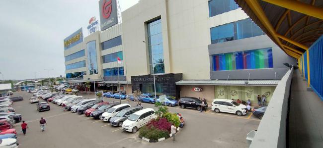 Taksi Online Batal Beroperasi di Mega Mall