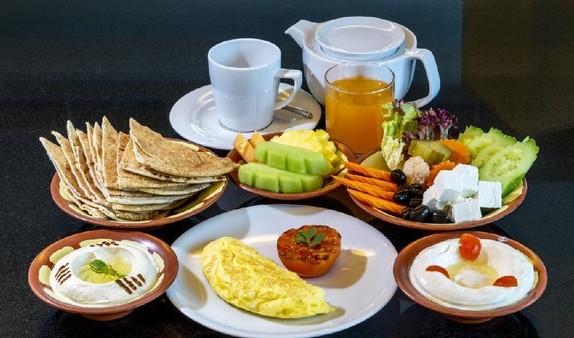5 Tips Sahur Agar Badan Tak Lemas Saat Berpuasa