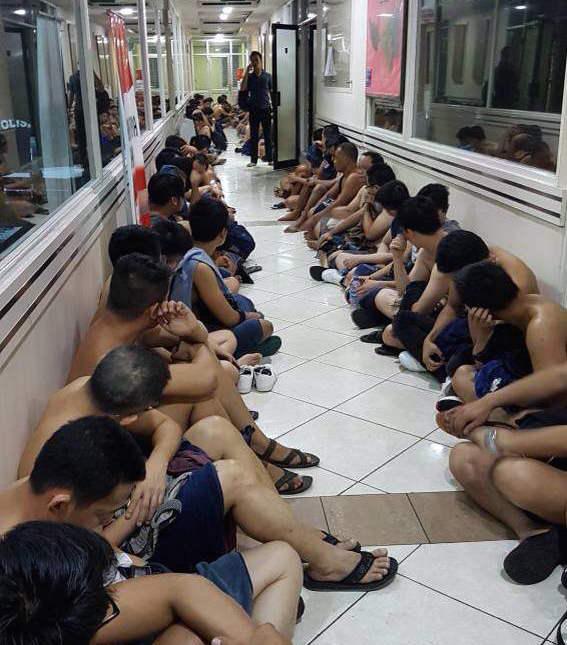Penari Striptis Pria Dibayar Rp1,2 Juta per Malam