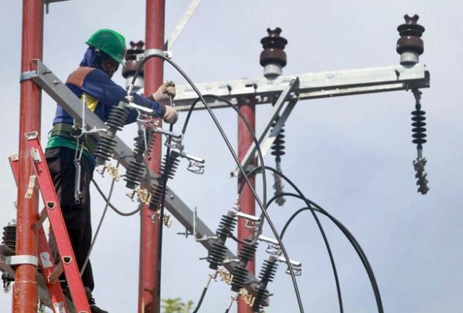 Batam Byar-Pet Hari Pertama Puasa, PLN Sewa Pembangkit dari Inggris
