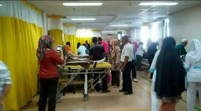 Bus Sekolah Dihantam Pick Up, 30 Siswa Dilarikan ke Rumah Sakit