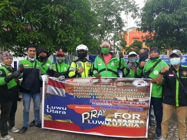 Pengendara Ojol Batam Galang Dana untuk Korban Bencana Alam di Masamba