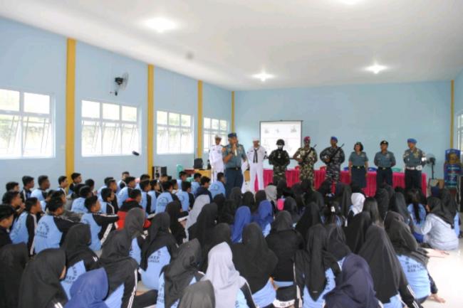 TNI AL Buka Pendaftaran Prajurit Baru, Lanal Dabo Sambangi Sekolah di Lingga