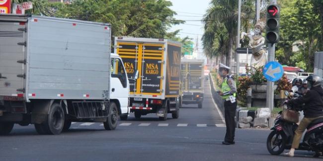 Raja Salman dan Rombongan Bawa 16 Ton Oleh-oleh Bali