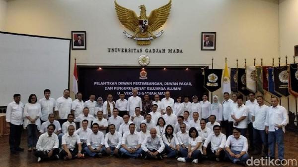 Ganjar Pranowo Lantik Pengurus dan Dewan Kagama, Soerya Jadi Dewan Pertimbangan