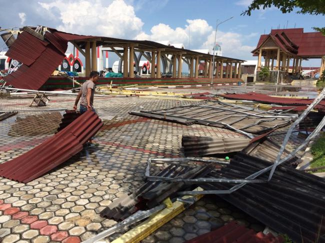 Horor! Angin Puting Beliung Amuk Coastal Area Karimun