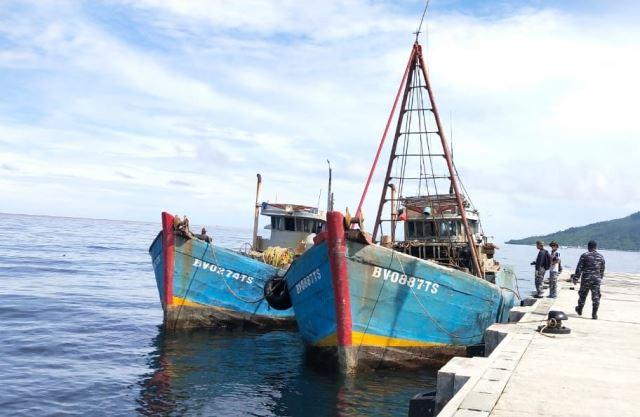 Indonesian Navy Captures Two Vietnamese Vessels in Natuna Waters