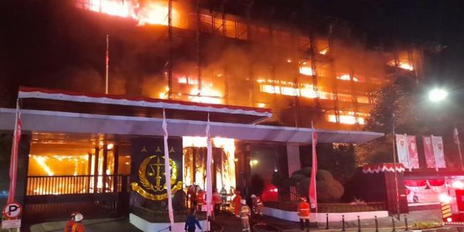 Bareskrim Tetapkan 8 Tersangka Kebakaran Gedung Kejagung