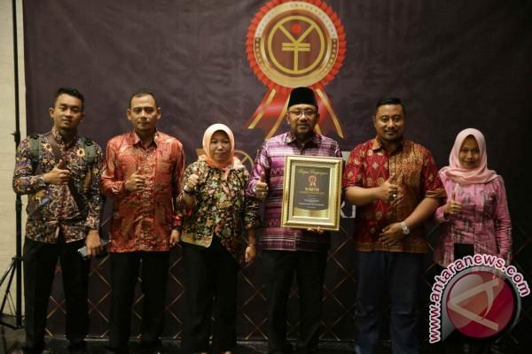 Walikota Tanjungpinang Terima Yokatta Awards