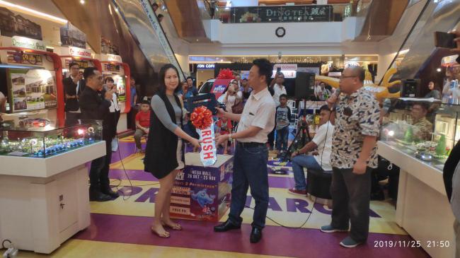 Aminah Menangkan Grand Prize Toyota Rush di Pameran PKP Great Sale
