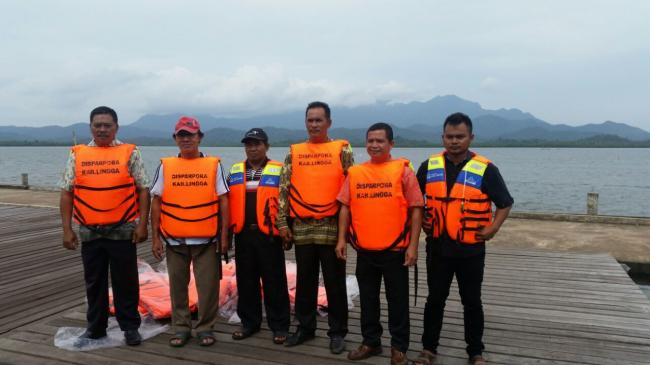Antisipasi Tragedi Pompong Naas, Dispar Lingga Bagi-bagi Life Jacket Gratis