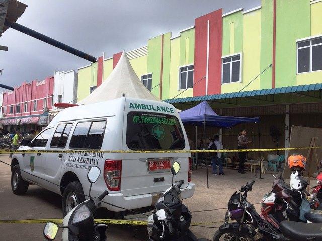 Petugas Medis Cek Kesehatan PPK Selama Proses Rekapitulasi Suara 