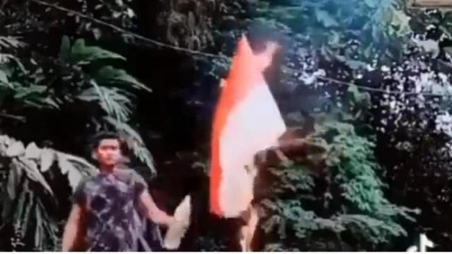 Viral Video Pemuda Bakar Bendera Merah Putih, Polisi Ungkap Pelaku