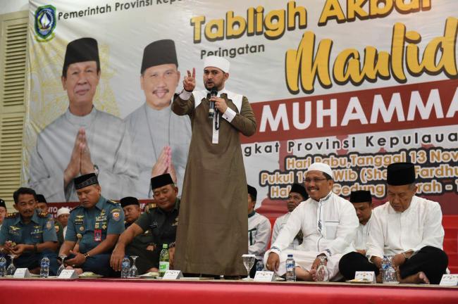 Diisi Tausyiah Ustaz Kondang, Sekda Kepri Ajak Jemaah Hadiri Maulid Nabi di Dompak
