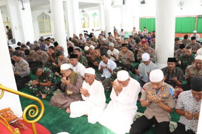 Pengamanan Pemilu Serentak Lancar, Polres Lingga Gelar Doa Bersama