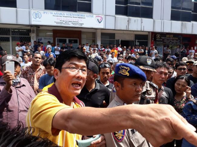 Ratusan Driver Taxi Online Serukan Gojek Ditutup