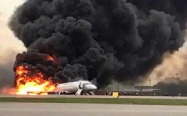 Kecelakaan Maskapai Aeroflot Tewaskan 41 Penumpang