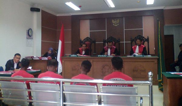 Hakim Kesal, Empat Terdakwa Sabu Asal Malaysia Berbelit-belit