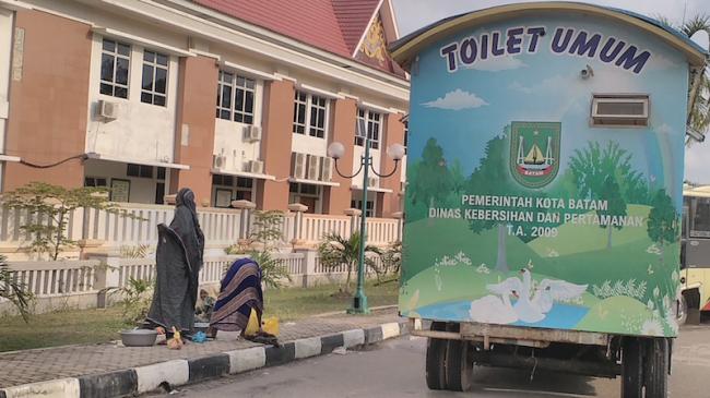Pemko Sediakan Toilet untuk Para Imigran Gelap di Taman Aspirasi