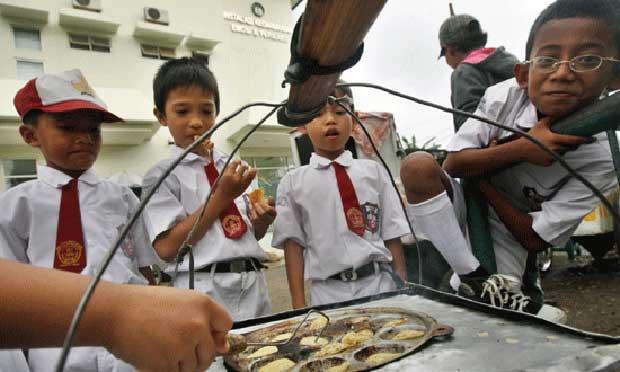 Jajanan di Sekolah Tidak Higienis, 10 Siswi SD Tumbang Usai Santap Mie