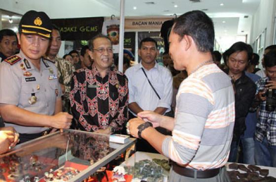 Batu Akik Raja dari Palembang Menangkan Kontes di Medan