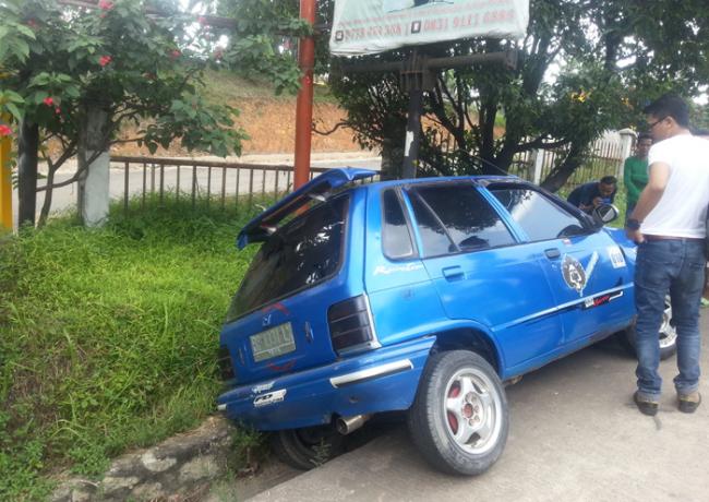 Hii...Mobil Parkir Pakai Rem Tangan Bisa Jalan Sendiri, Kata Warga Sering Terjadi